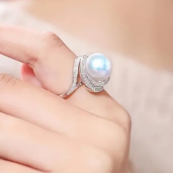 Pretty imitation pearl ring - Picture 2 of 3